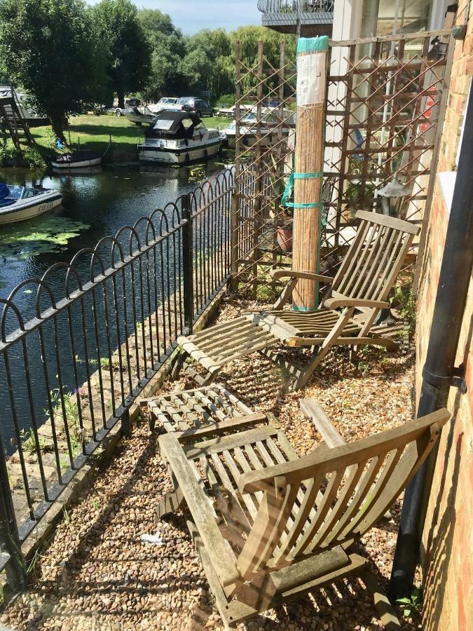 River Courtyard Apartment In The Heart Of Stneots Saint Neots Exterior foto